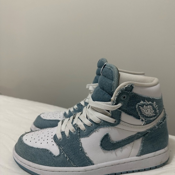 Jordan 1 Retro High OG - Picture 1 of 3